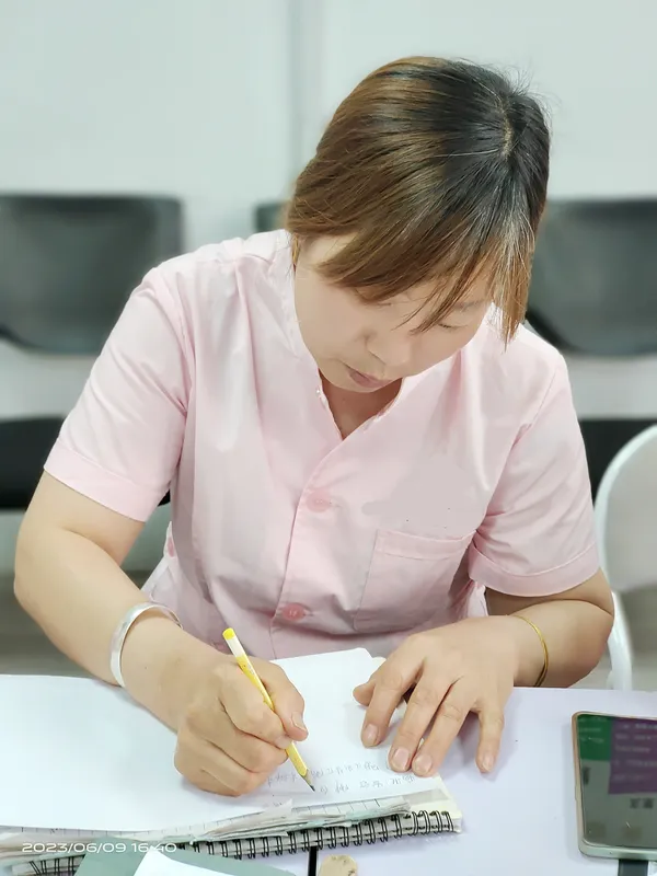 白小白家政学员风采 12